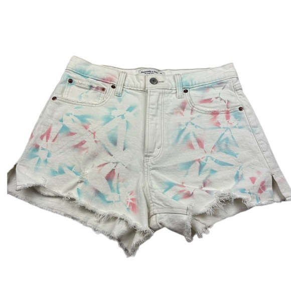 NWT! Abercrombie & Fitch The Cutoff Short High Rise White Tie Dye Size 28/6 - Picture 1 of 4